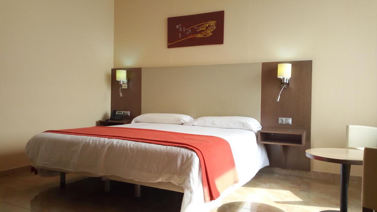 Hotel Le Petit Bateau Conakry Exterior photo