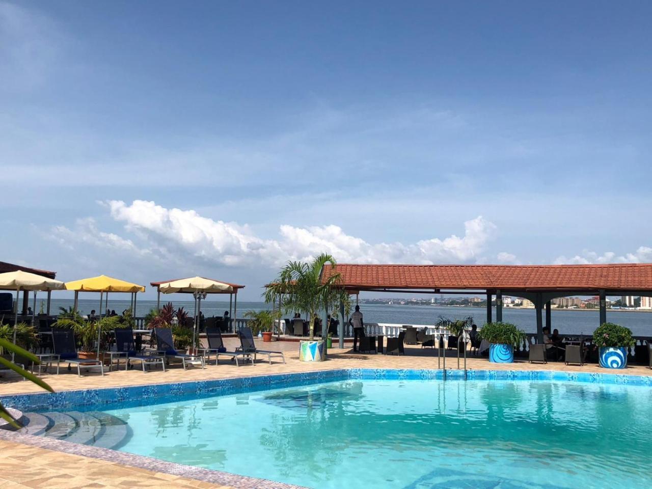 Hotel Le Petit Bateau Conakry Exterior photo